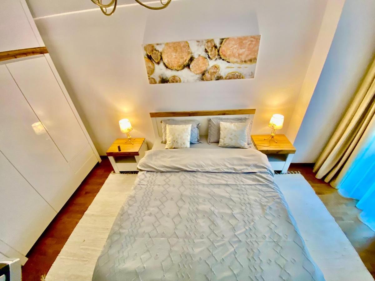 Ferienwohnung Lazar Loft Iasi Exterior foto